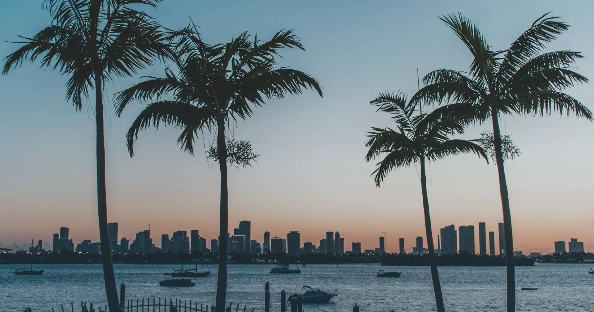 Cash Advance Apps in Florida: How They Compare to the $10/$100 Cap